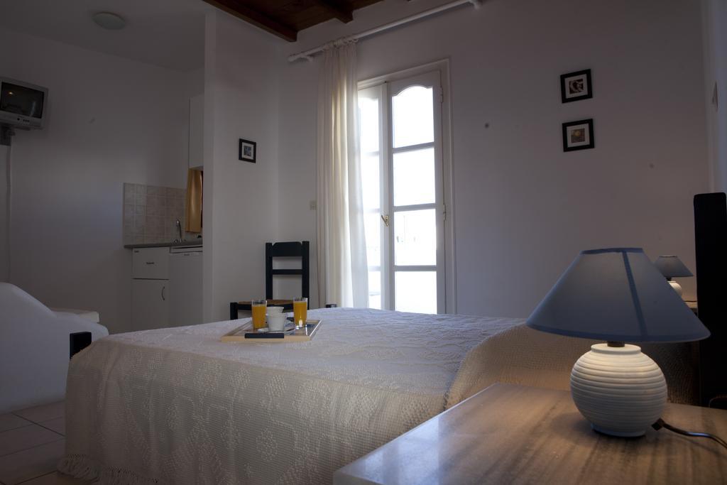 Elisso'S Philoxenia Aparthotel อาโยส โพรโกปิออส ภายนอก รูปภาพ